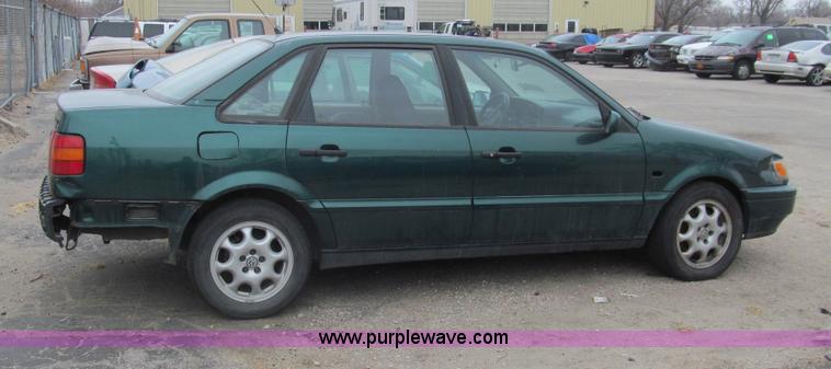 image for item G9512 1996 Volkswagen Passat GLX