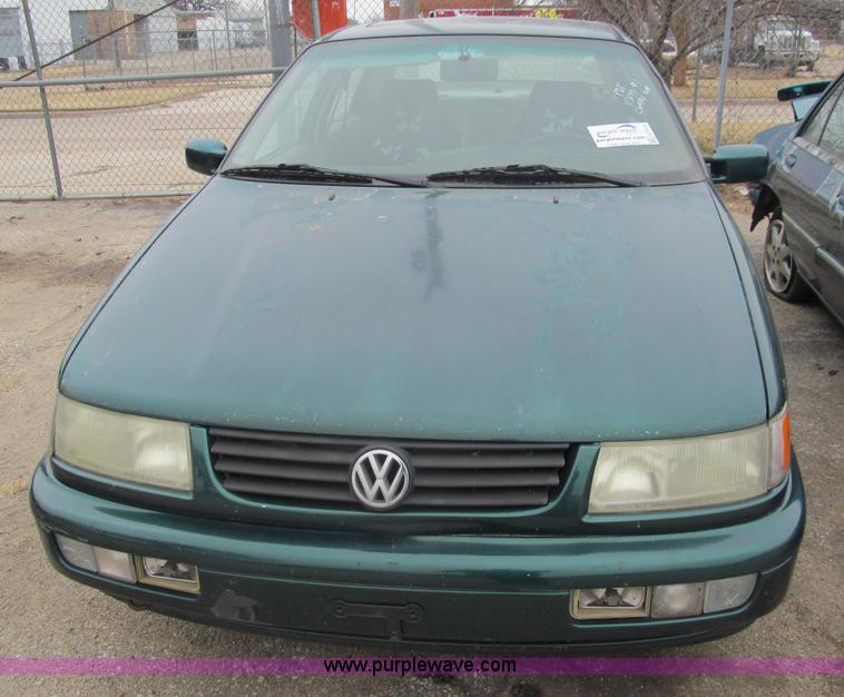 image for item G9512 1996 Volkswagen Passat GLX