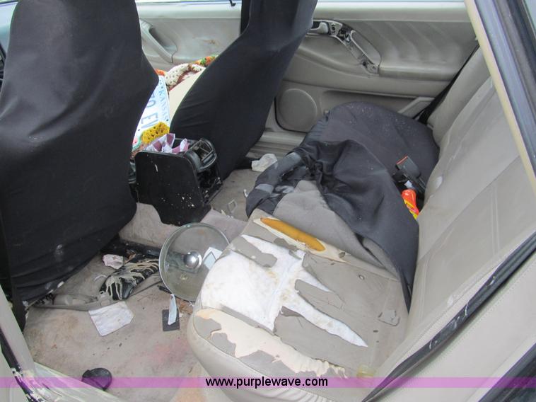 image for item G9512 1996 Volkswagen Passat GLX