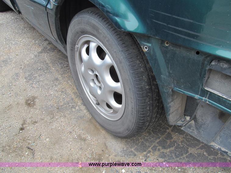 image for item G9512 1996 Volkswagen Passat GLX