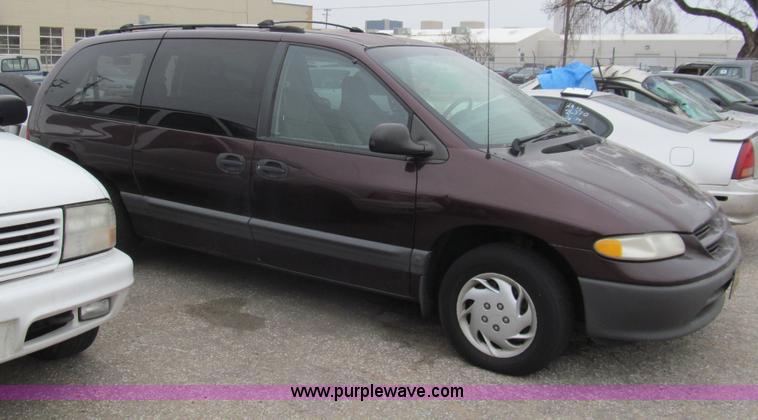 image for item G9513 1997 Dodge Grand Caravan SE van