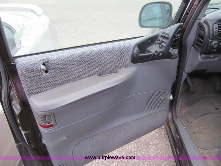 image for item G9513 1997 Dodge Grand Caravan SE van