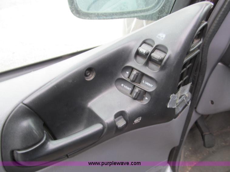image for item G9513 1997 Dodge Grand Caravan SE van