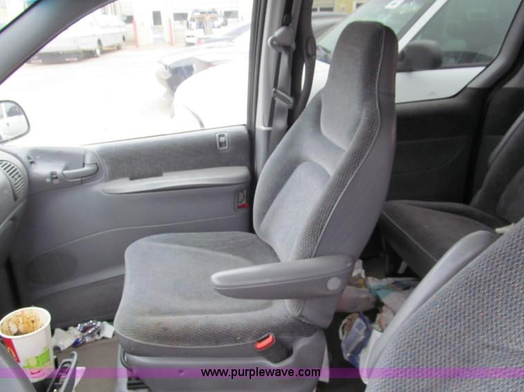 image for item G9513 1997 Dodge Grand Caravan SE van