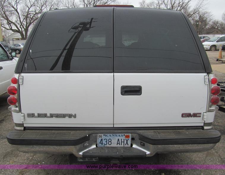 image for item G9514 1999 GMC Suburban 1500 SUV