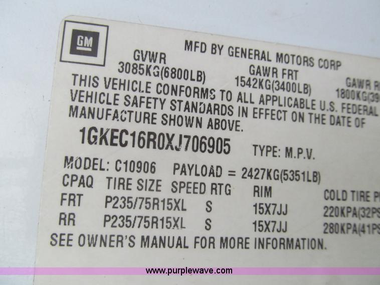 image for item G9514 1999 GMC Suburban 1500 SUV