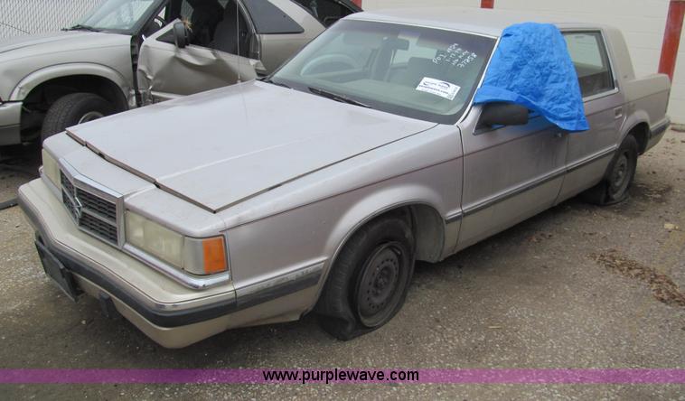 image for item G9515 1990 Dodge Dynasty