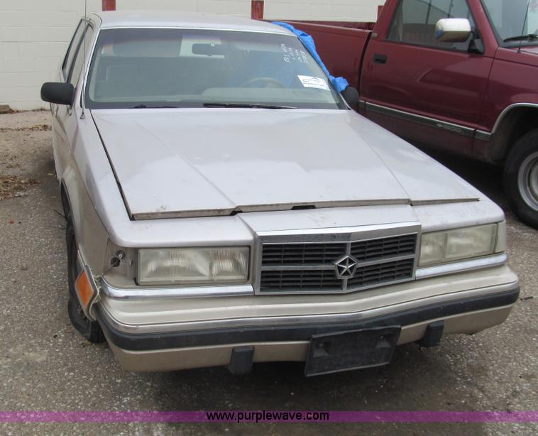 image for item G9515 1990 Dodge Dynasty