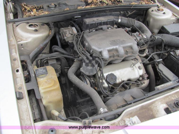 image for item G9515 1990 Dodge Dynasty