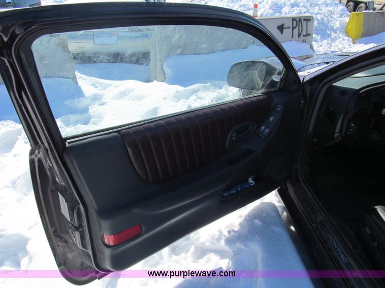 image for item G9540 2002 Pontiac Grand Prix GT