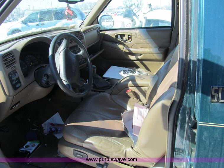 image for item G9542 1998 GMC Jimmy SL SUV