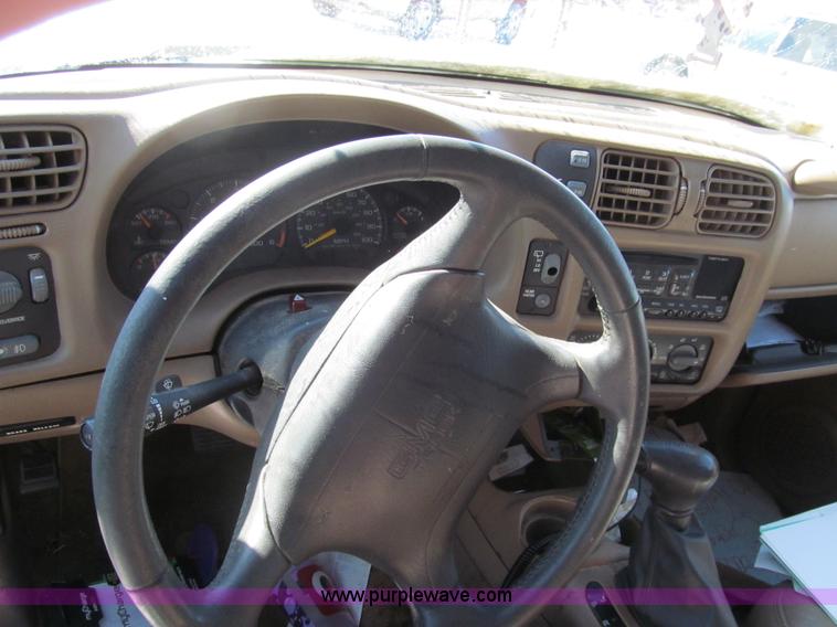 image for item G9542 1998 GMC Jimmy SL SUV