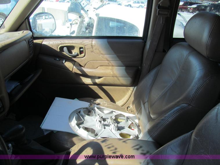 image for item G9542 1998 GMC Jimmy SL SUV