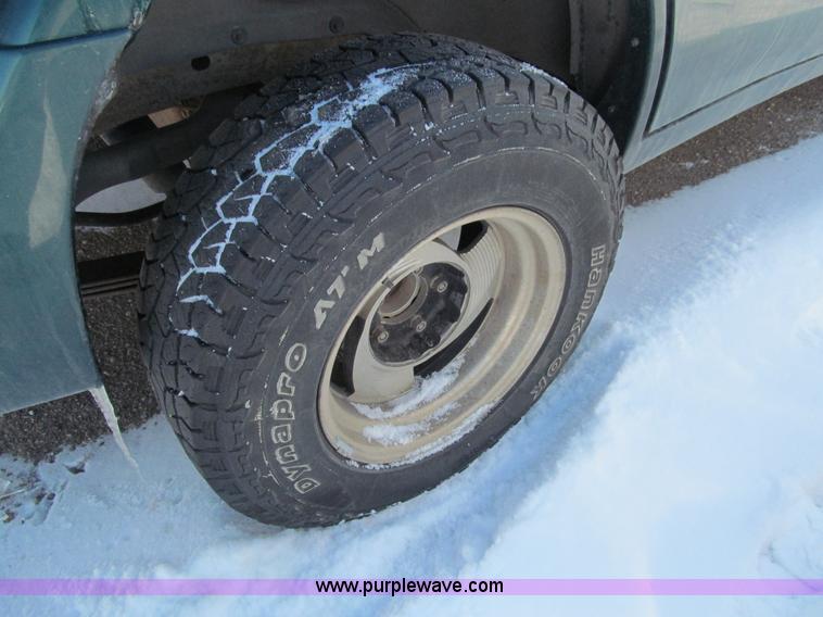 image for item G9542 1998 GMC Jimmy SL SUV