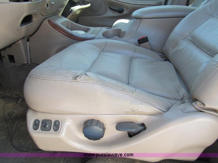 image for item G9543 1998 Lincoln Navigator SUV