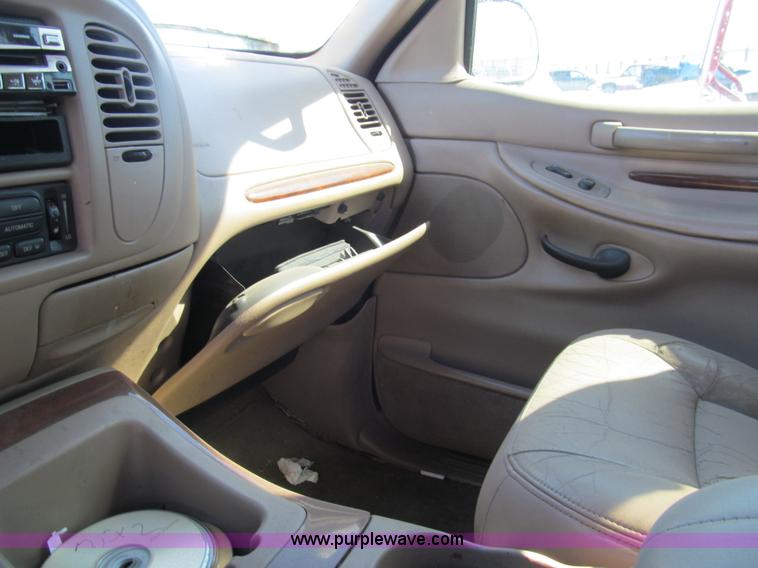 image for item G9543 1998 Lincoln Navigator SUV