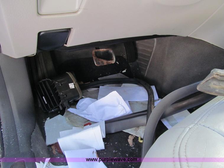 image for item G9546 2000 Lincoln LS