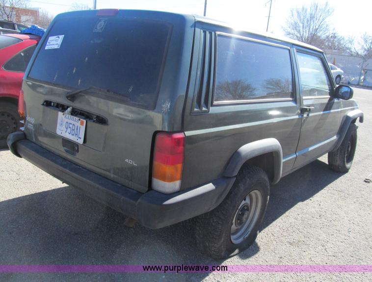 image for item G9593 1998 Jeep Cherokee SE SUV