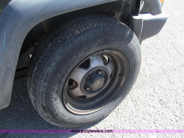 image for item G9593 1998 Jeep Cherokee SE SUV