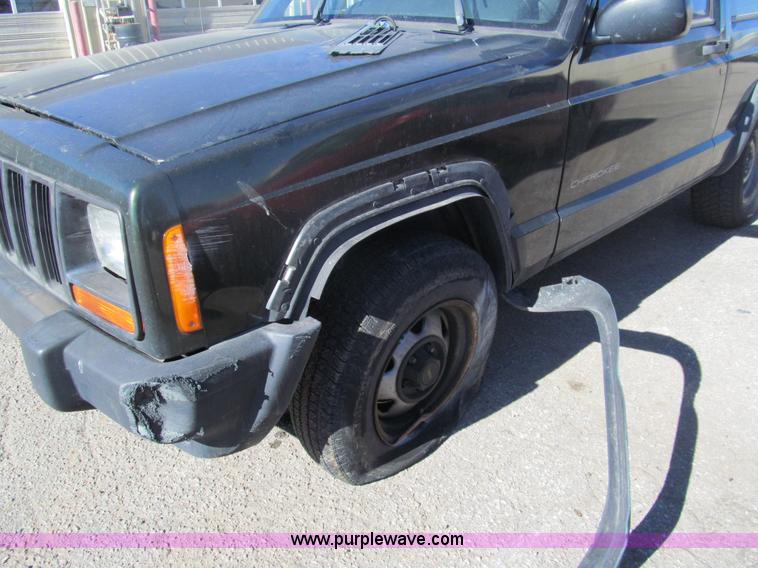image for item G9593 1998 Jeep Cherokee SE SUV