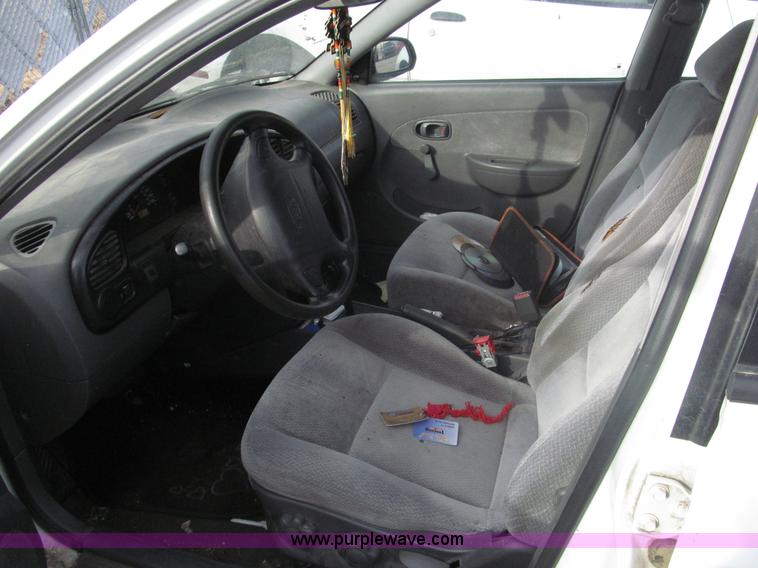 image for item I7220 2002 Kia Spectra
