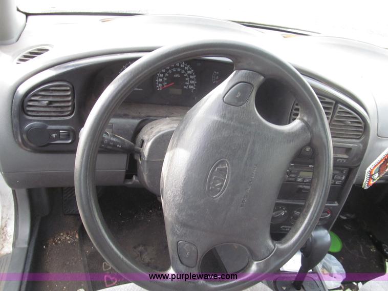 image for item I7220 2002 Kia Spectra