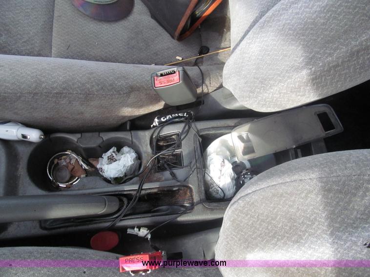 image for item I7220 2002 Kia Spectra