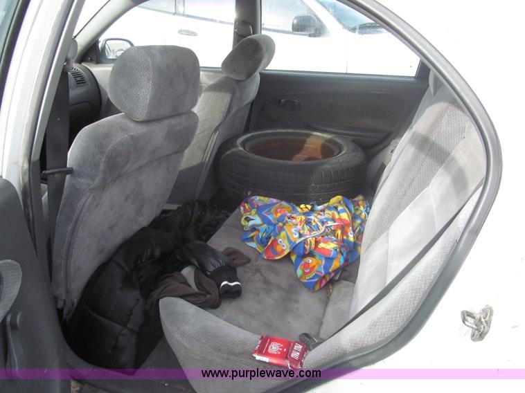 image for item I7220 2002 Kia Spectra