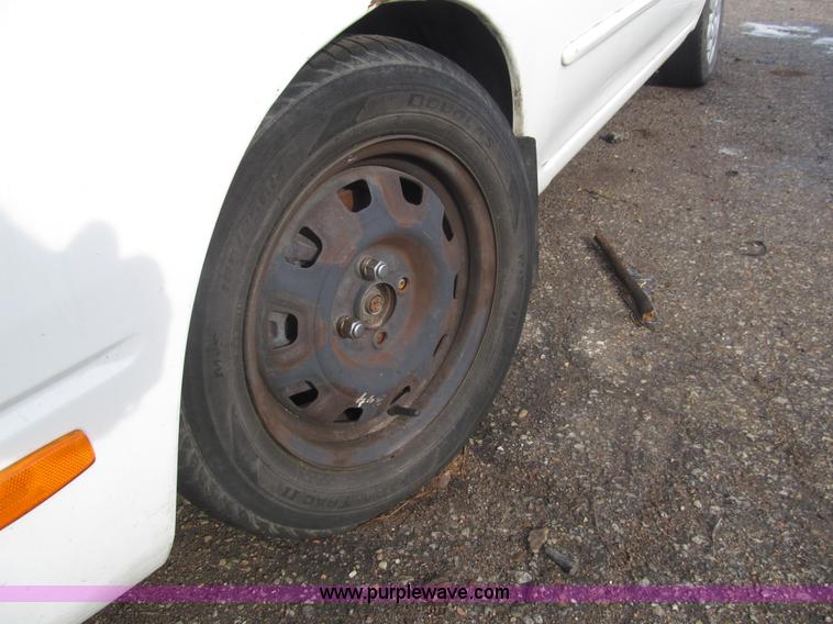 image for item I7220 2002 Kia Spectra