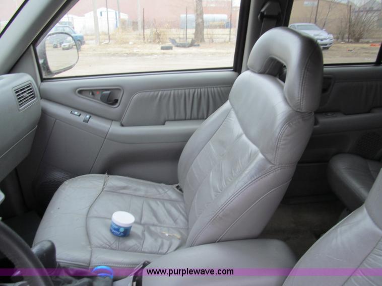 image for item I7247 1997 GMC Jimmy SL SUV