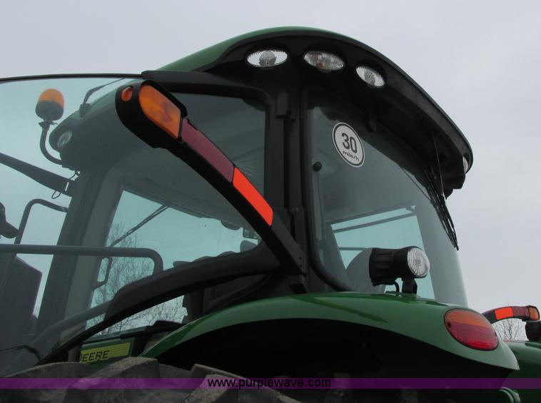 image for item G8822 2012 John Deere 7230R MFWD tractor