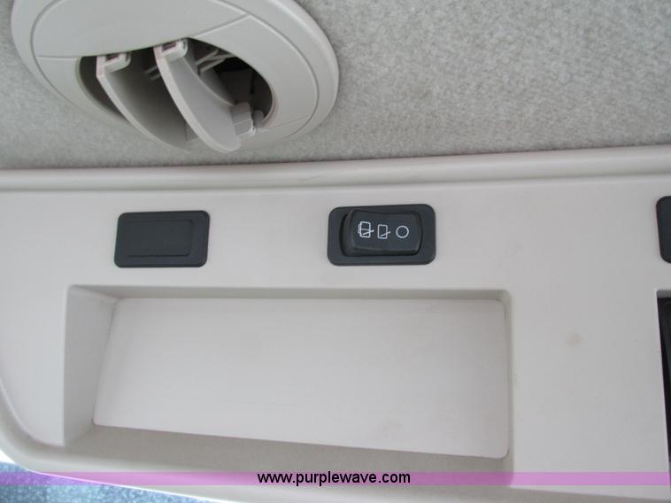 image for item G8822 2012 John Deere 7230R MFWD tractor