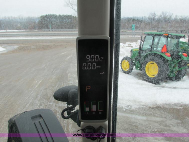 image for item G8822 2012 John Deere 7230R MFWD tractor