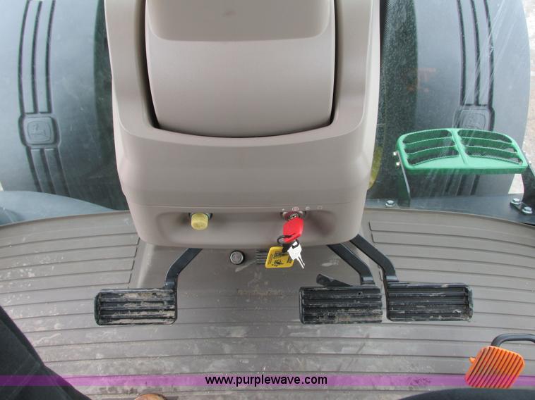 image for item G8822 2012 John Deere 7230R MFWD tractor