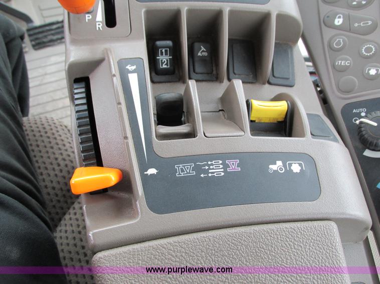 image for item G8822 2012 John Deere 7230R MFWD tractor