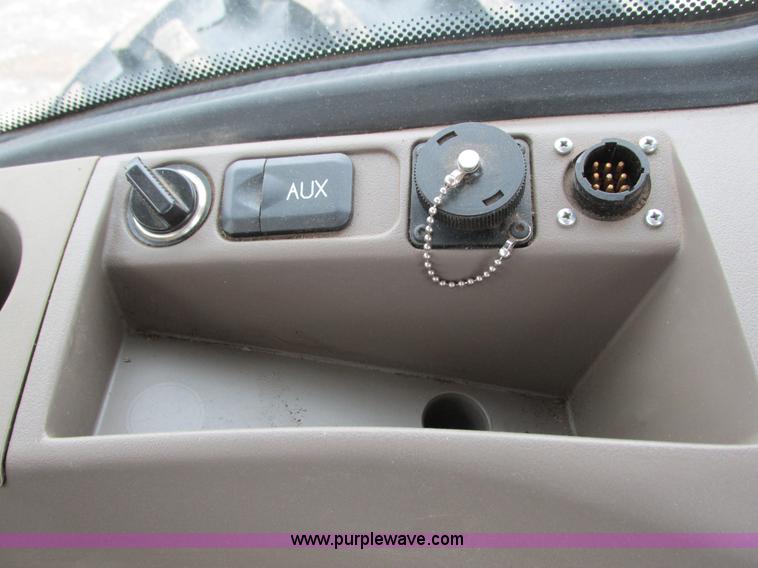 image for item G8822 2012 John Deere 7230R MFWD tractor