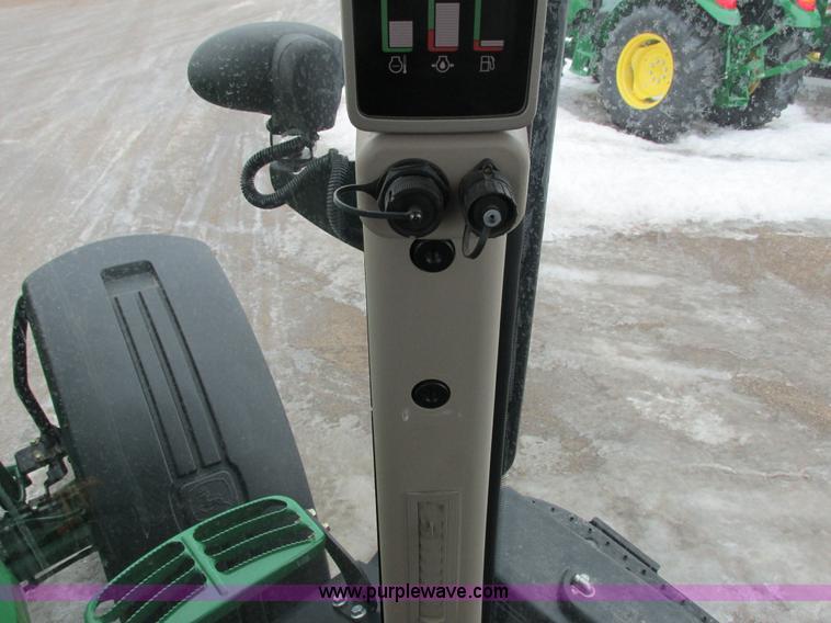 image for item G8822 2012 John Deere 7230R MFWD tractor