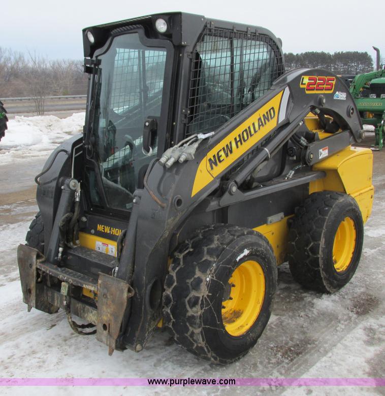 image for item G8823 2011 New Holland L225 skid steer