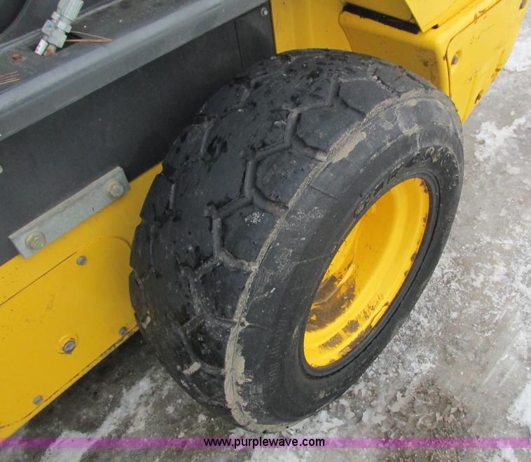 image for item G8823 2011 New Holland L225 skid steer