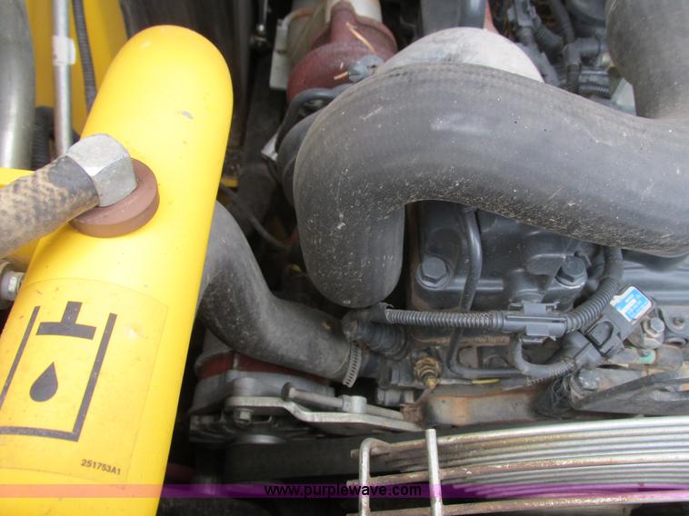 image for item G8823 2011 New Holland L225 skid steer