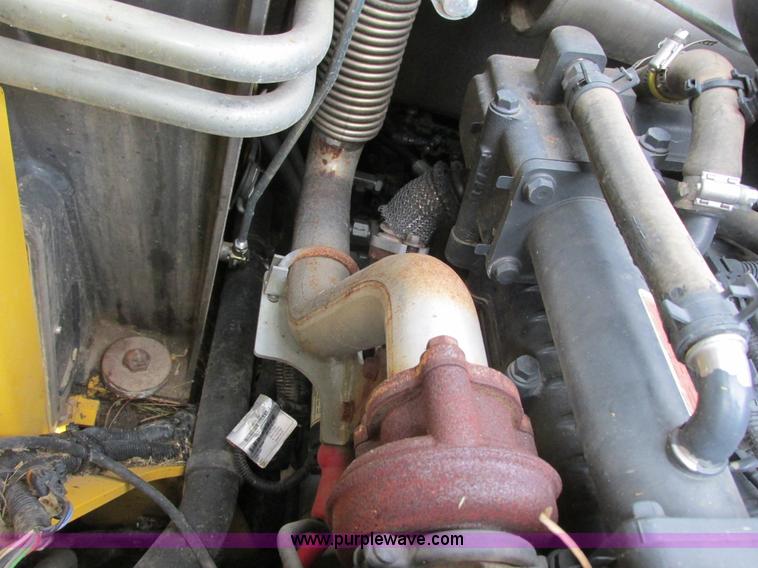 image for item G8823 2011 New Holland L225 skid steer