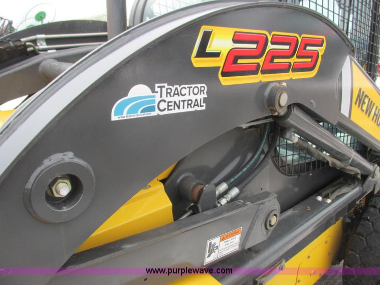 image for item G8823 2011 New Holland L225 skid steer