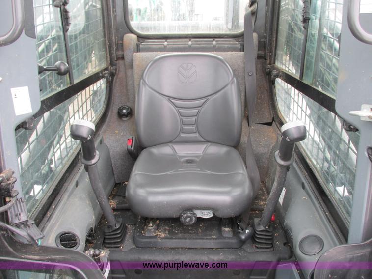 image for item G8823 2011 New Holland L225 skid steer