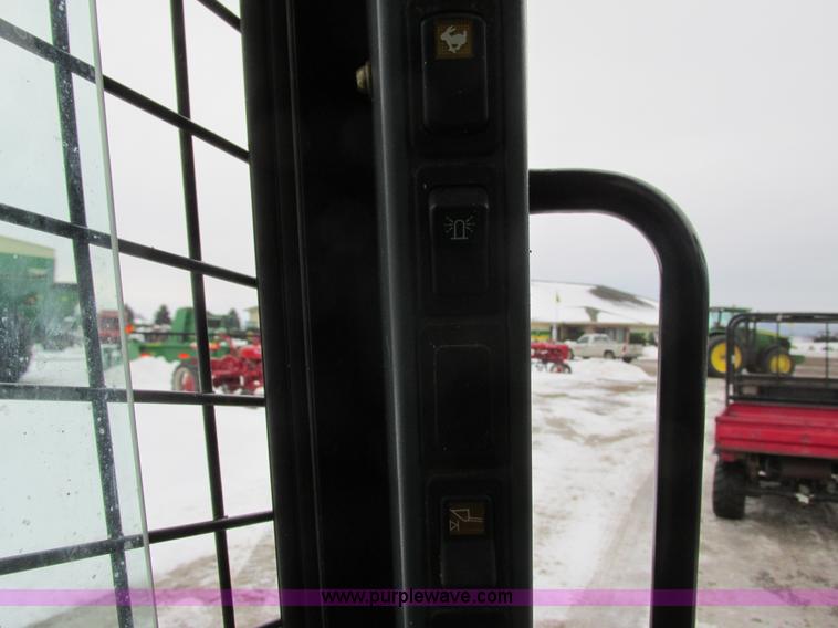 image for item G8823 2011 New Holland L225 skid steer