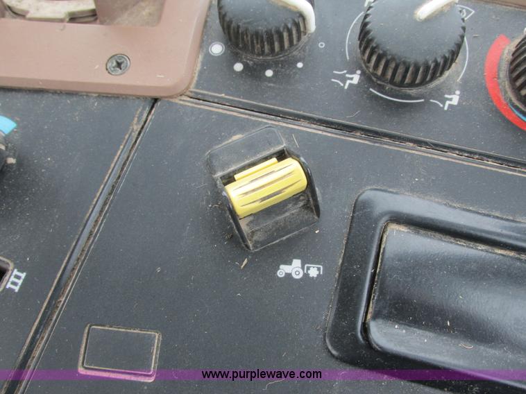 image for item G8824 1999 John Deere 7410 MFWD tractor