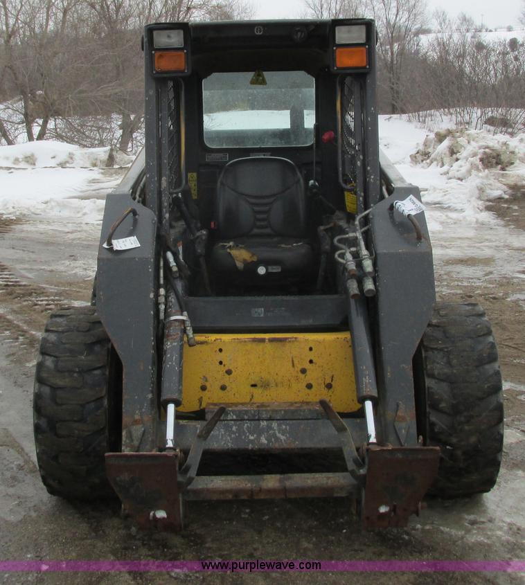 image for item G8826 2005 New Holland LS185B skid steer