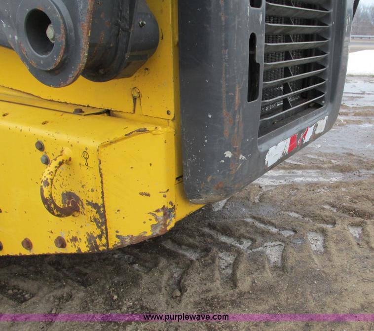 image for item G8826 2005 New Holland LS185B skid steer
