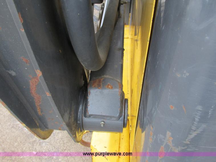 image for item G8826 2005 New Holland LS185B skid steer