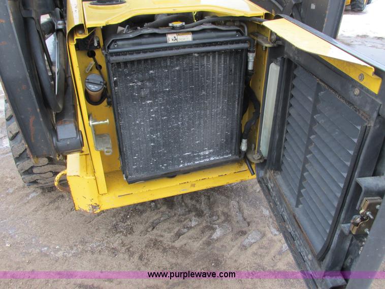 image for item G8826 2005 New Holland LS185B skid steer