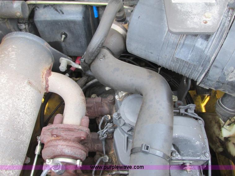 image for item G8826 2005 New Holland LS185B skid steer